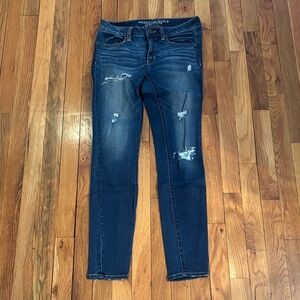 American Eagle Outfitters Women's Dark Blue Distressed Skinny Jeans